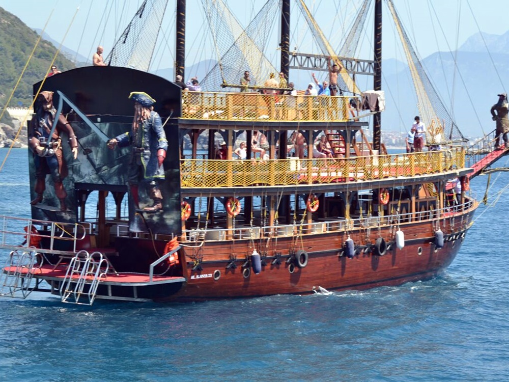 City of Side: Pirate Boat Trip with Lunch & Transfer | ®ExcursionMania