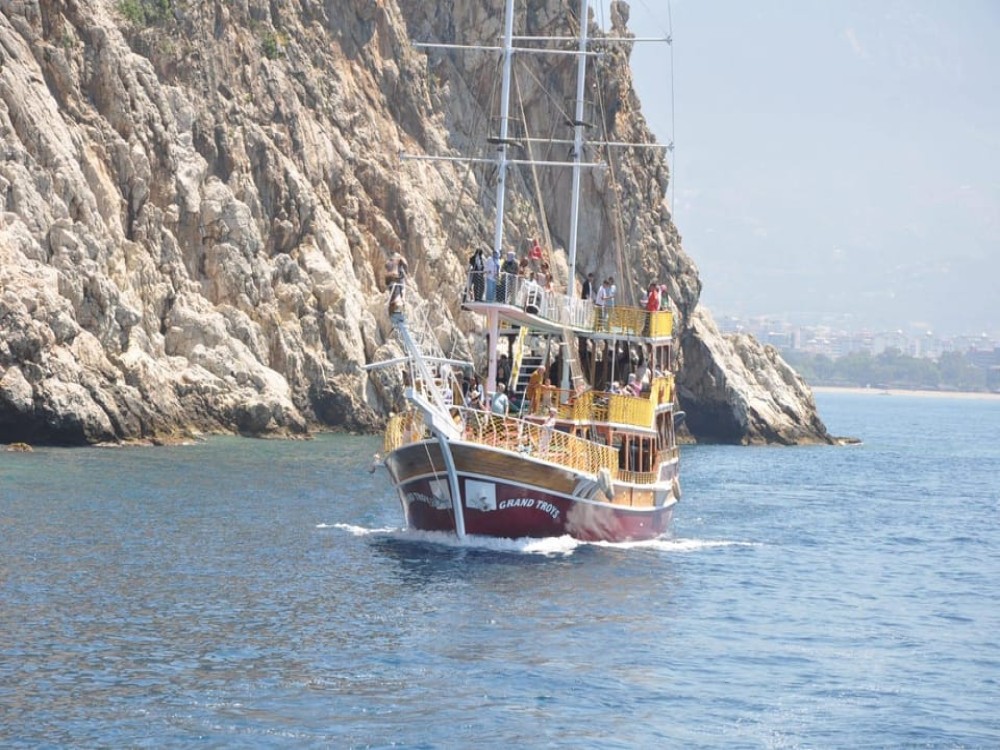 Alanya Relax Boat Trip with Lunch & Soft Drinks Included | ®ExcursionMania