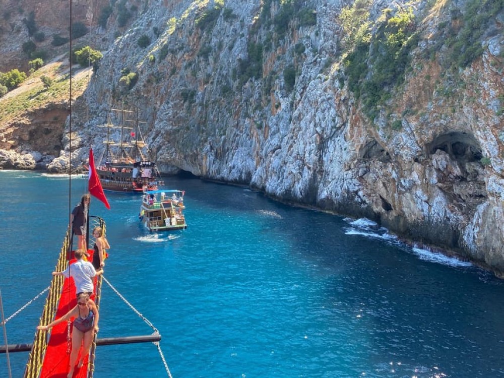 Alanya Relax Boat Trip with Lunch & Soft Drinks Included | ®ExcursionMania