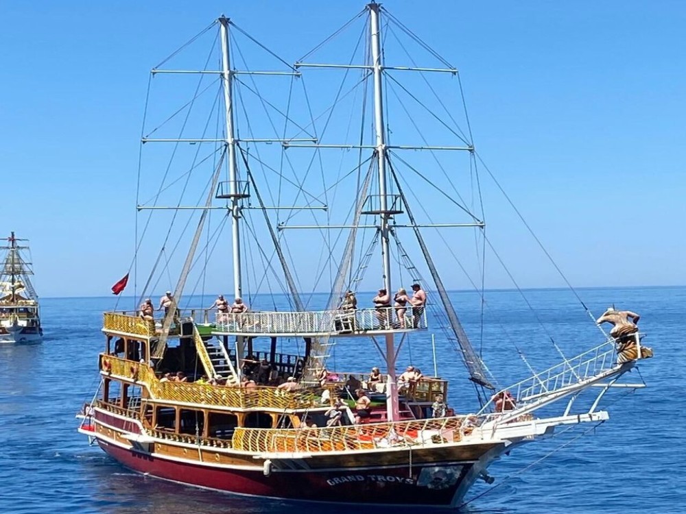 Alanya: Alanya Relax Boat Trip with Lunch & Soft Drinks Included | ®ExcursionMania