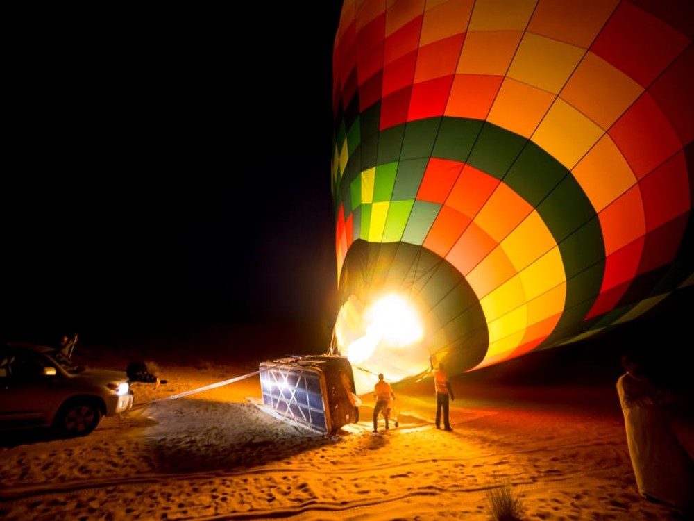 Dubai: Private Hot Air Balloon Tour Over the Dubai Desert | ®ExcursionMania