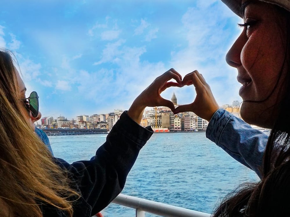 Istanbul: Scenic Bosphorus and Golden Horn Cruise  Day or Sunset | ®ExcursionMania