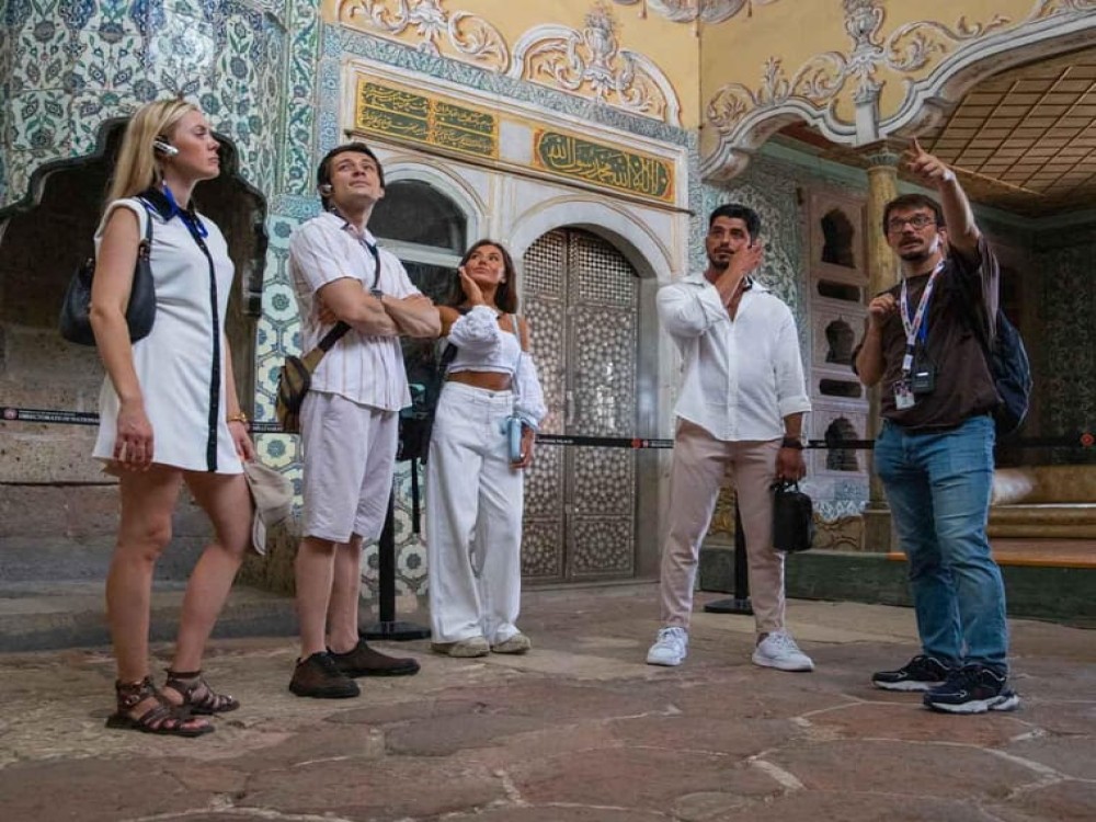 Istanbul: Explore Hagia Sophia, Topkapi Palace & Basilica Cistern | ®ExcursionMania