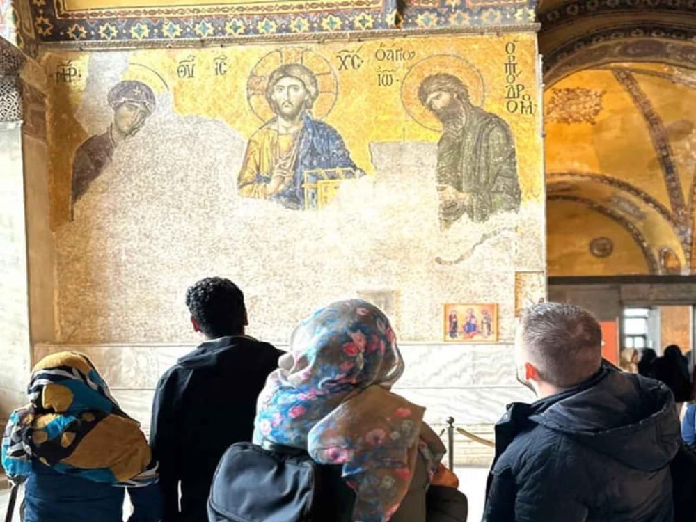 Istanbul: Explore Hagia Sophia, Topkapi Palace & Basilica Cistern | ®ExcursionMania