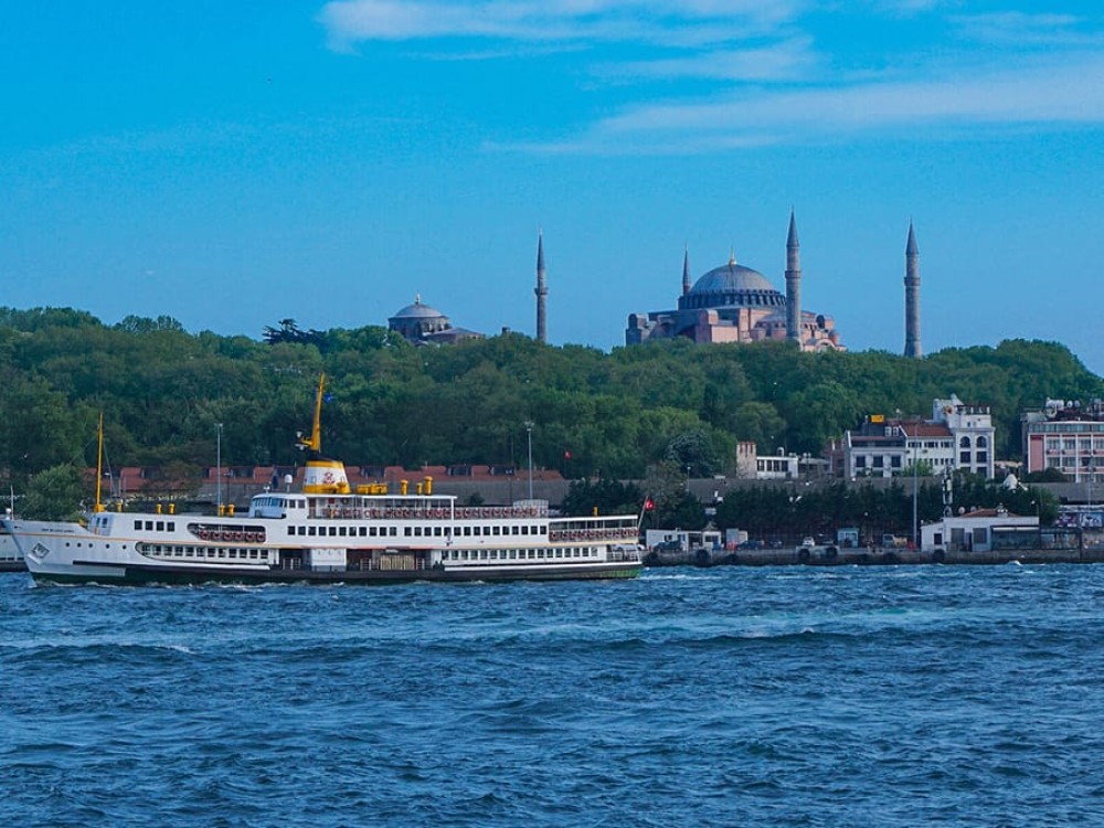 Discover Istanbul: Bosphorus Cruise with Daytime or Sunset Options | ®ExcursionMania
