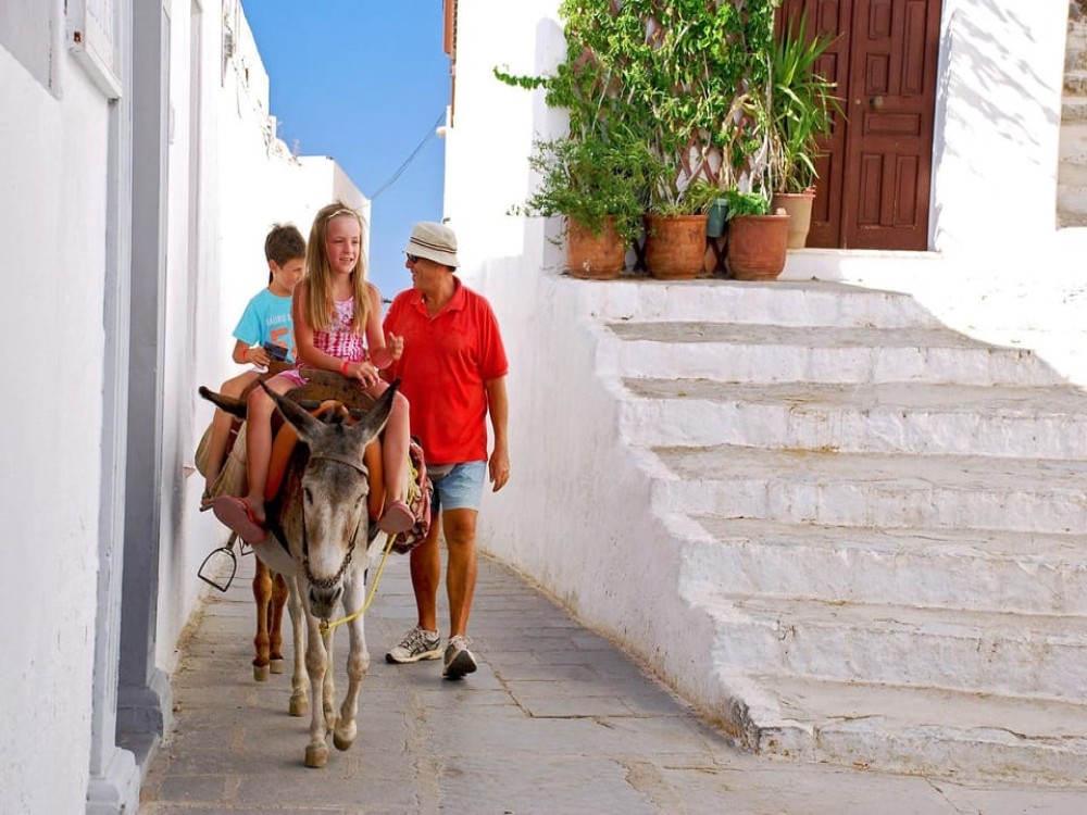 From Rhodes: Lindos Round-Trip Bus Transfer with Free Time | ®ExcursionMania