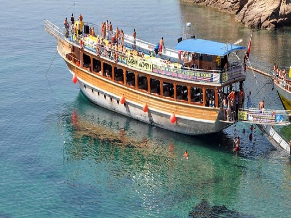 Kusadasi: FullDay Boat Trip with Lunch | ®ExcursionMania