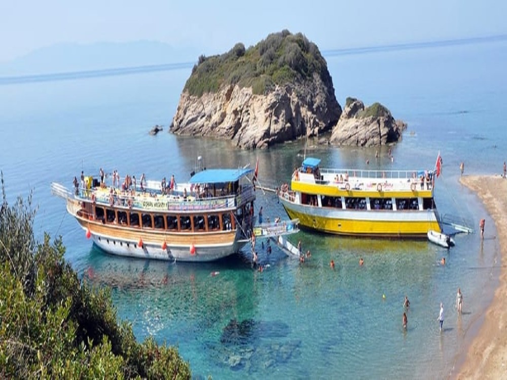 Kusadasi: FullDay Boat Trip with Lunch | ®ExcursionMania
