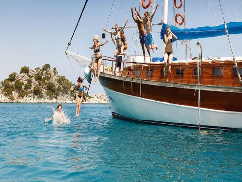 Kusadasi: FullDay Boat Trip with Lunch | ®ExcursionMania