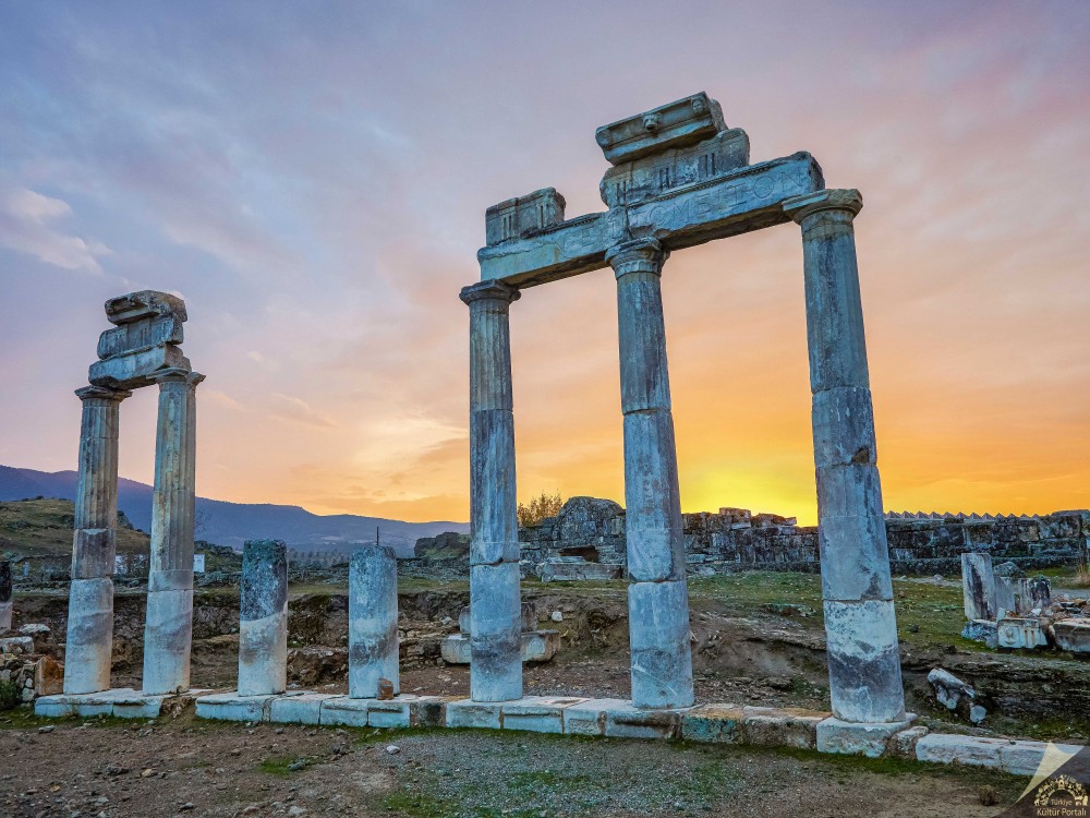 Journey Through Time: Izmir Ephesus & Pamukkale 1-Day Tour | ®ExcursionMania
