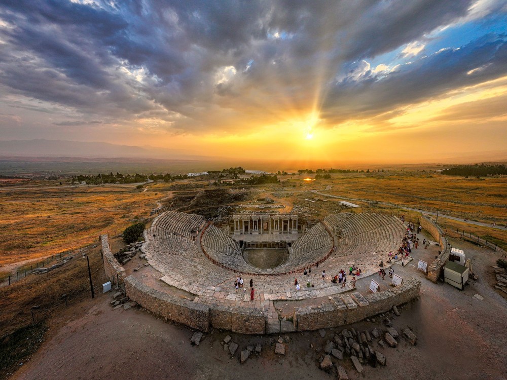 Cesme: Pamukkale Tour With Balloon Flight & Private Transfer | ®ExcursionMania