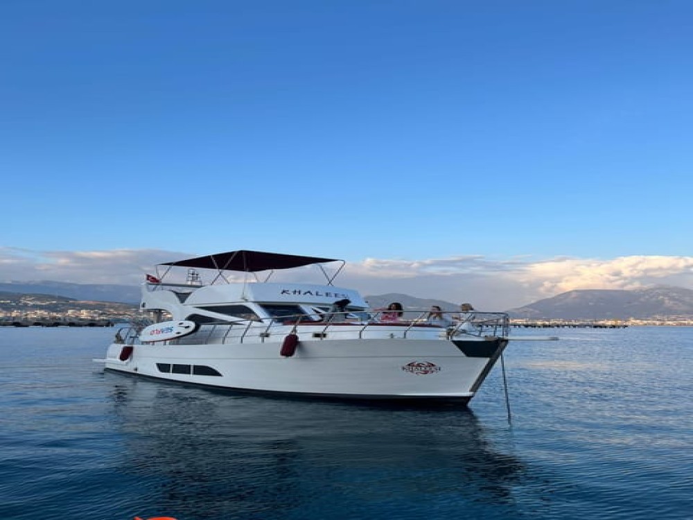 Alanya: Luxury Boat Tour with Buffet Meal and Drinks | ®ExcursionMania