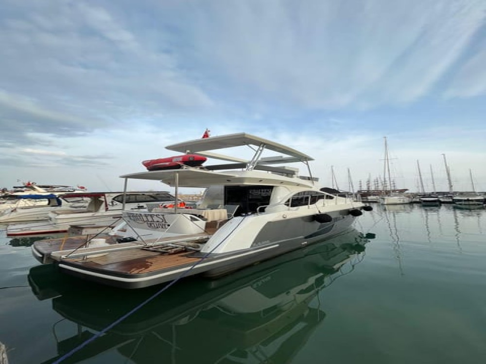 Alanya: Luxury Boat Tour with Buffet Meal and Drinks | ®ExcursionMania