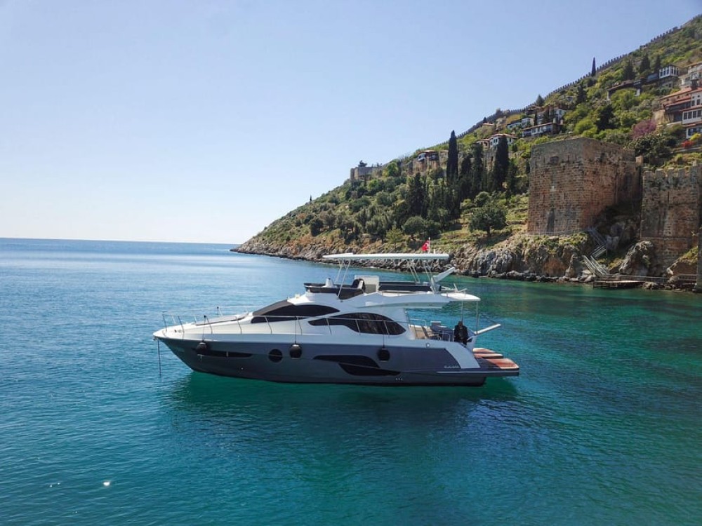 Alanya: Luxury Boat Tour with Buffet Meal and Drinks | ®ExcursionMania