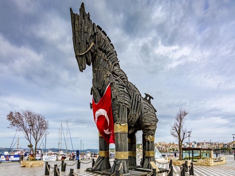 Izmir Troy Day Tour: Step Into Mythology | ®ExcursionMania