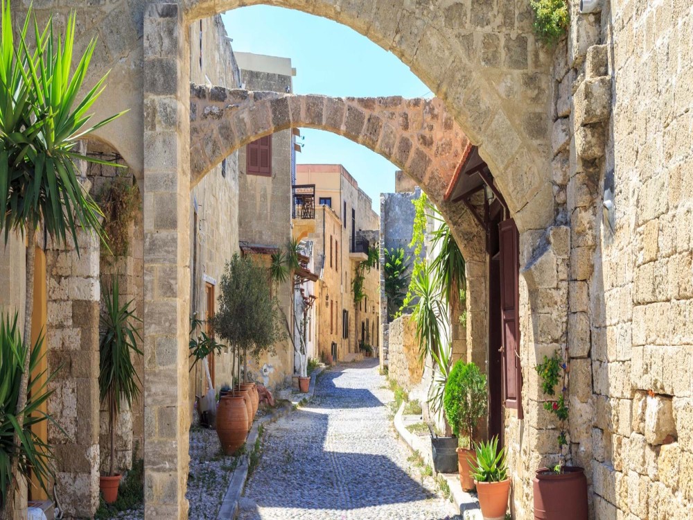 Rhodes Town: Guided City Tour with 9D Cinema: Small groups | ®ExcursionMania