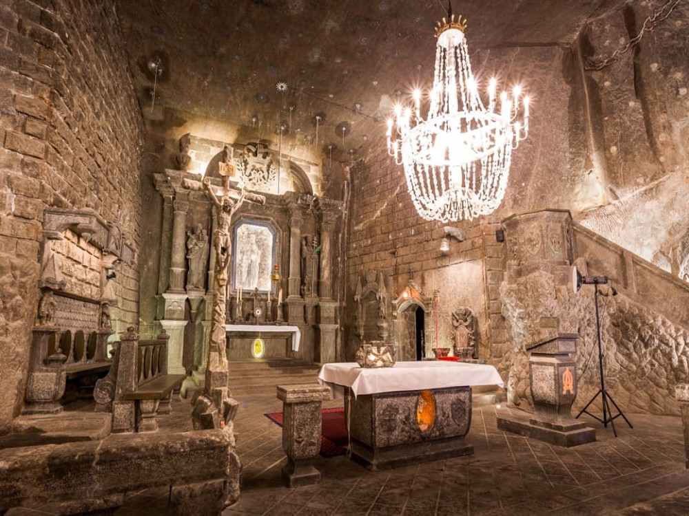 From Krakow: Auschwitz and Wieliczka Salt Mine Full-Day Trip | ®ExcursionMania