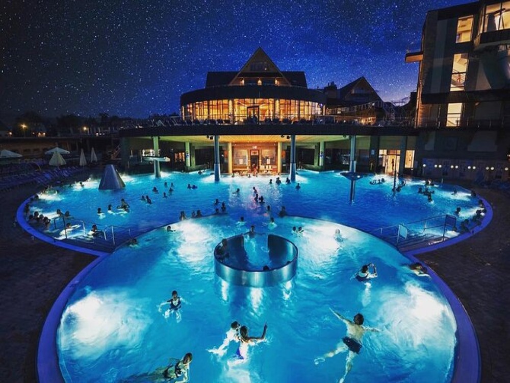 Krakow: Zakopane Tatra Thermal Pools & Local Tasting Tour | ®ExcursionMania