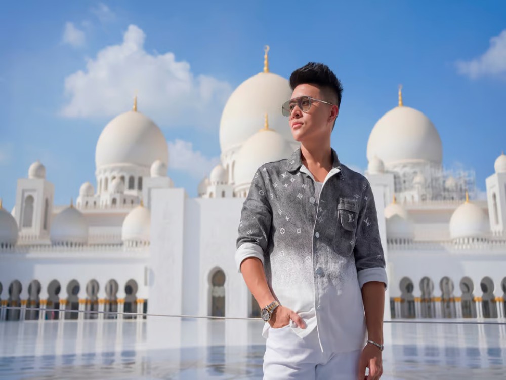 From Abu Dhabi: City Sightseeing and Sheikh Zayed Mosque | ®ExcursionMania