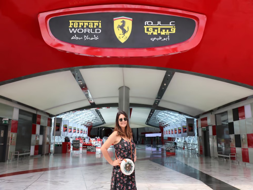 From Abu Dhabi: City Sightseeing and Sheikh Zayed Mosque | ®ExcursionMania