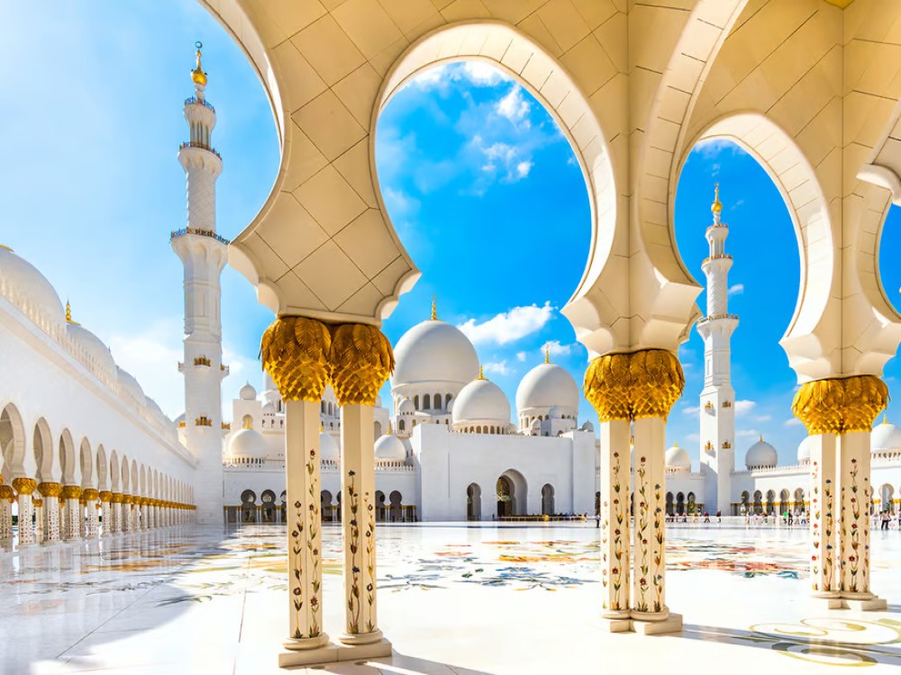 From Abu Dhabi: City Sightseeing and Sheikh Zayed Mosque | ®ExcursionMania