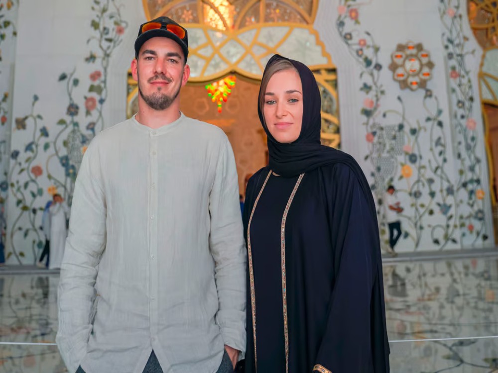 From Abu Dhabi: City Sightseeing and Sheikh Zayed Mosque | ®ExcursionMania