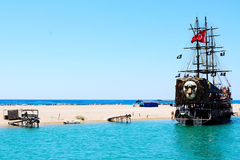 City of Side: Half Day Boat Trip w/ Hotel Transfer | ®ExcursionMania