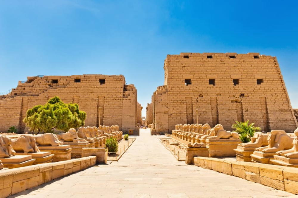 From Cairo: Luxor Guided Tour with Overnight Classic Bus | ®ExcursionMania