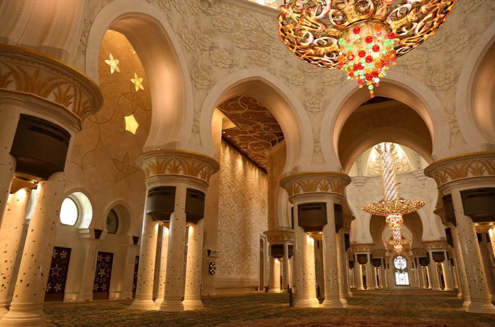 Abu Dhabi: City Tour with Grand Mosque & Louvre Museum | ®ExcursionMania