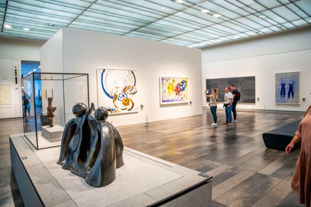 Abu Dhabi: City Tour with Grand Mosque & Louvre Museum | ®ExcursionMania