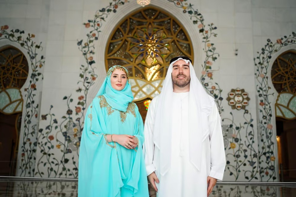 Abu Dhabi: City Tour with Grand Mosque & Louvre Museum | ®ExcursionMania