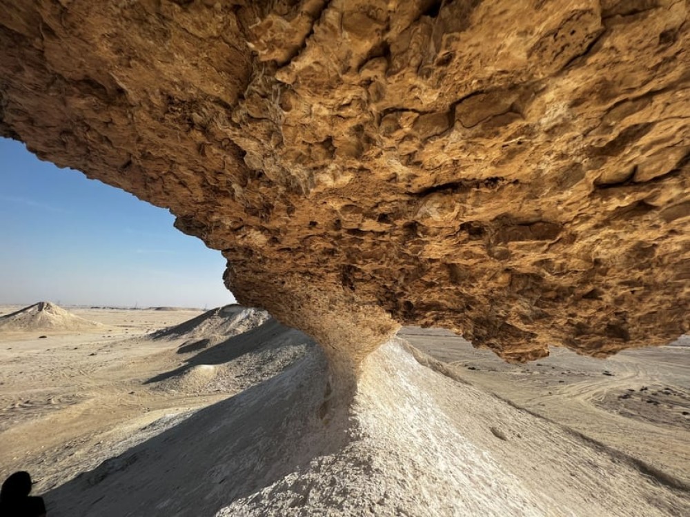 Doha: Camel Race Track/Mushroom Hill/Richard Serra Sculpture | ®ExcursionMania