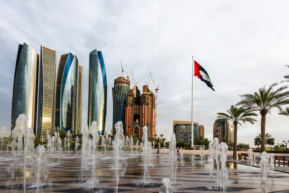 Abu Dhabi: 2-Day City Tour and Desert Dune Bashing Safari | ®ExcursionMania