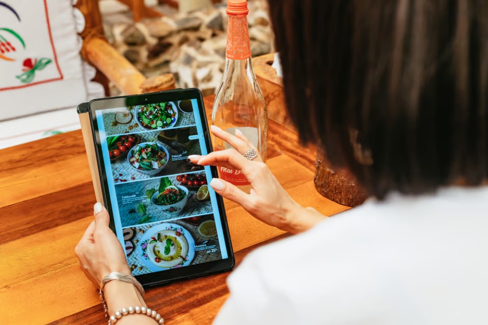 Abu Dhabi: Ethnic Emirati Dining Experience | ®ExcursionMania