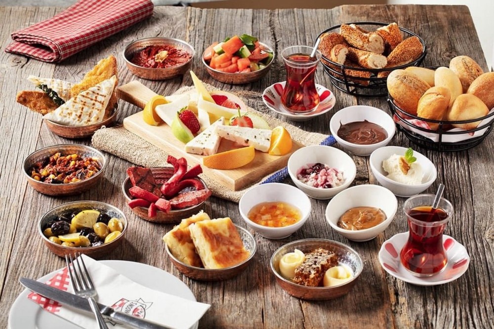 Istanbul: Guided Food Tour of Street Food and Markets | ®ExcursionMania