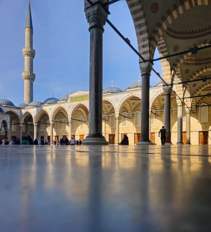 Half Day Old City Tour by Art Historian | ®ExcursionMania