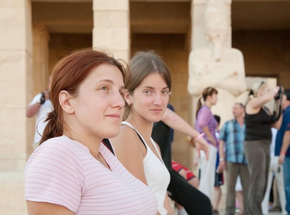 Female Tour: Hurghada to Luxor Karnak & Valley of the Kings | ®ExcursionMania