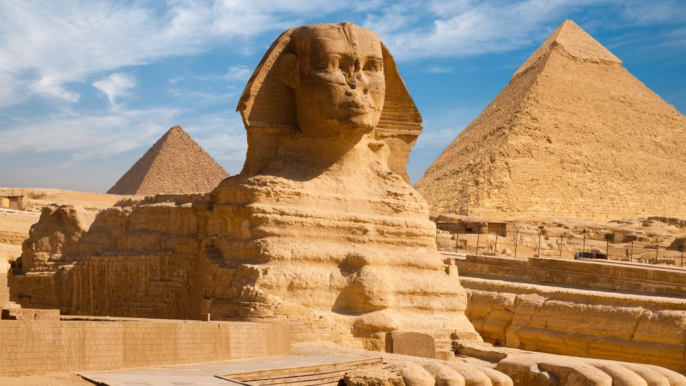 From Hurghada: Pyramids & Museum Small Group Tour by Van | ®ExcursionMania