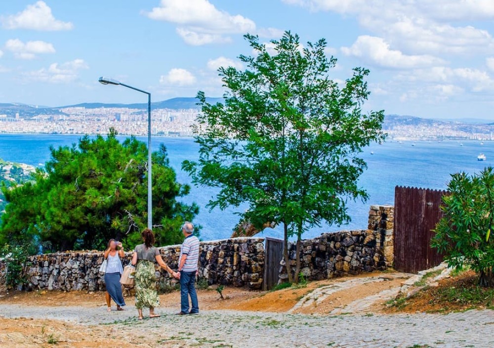 Istanbul: Round-Trip Ferry Tickets to the Princes' Islands | ®ExcursionMania