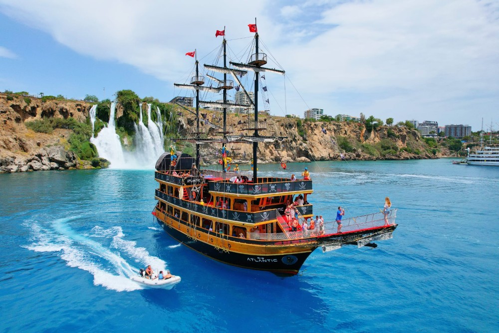Antalya: Lara Pirate Boat Trip w/Unlimited Soft Drinks, Lunch & Hotel Transfer | ®ExcursionMania