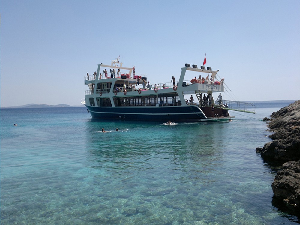 Cesme Full Day Boat Trip With BBQ Lunch | ®ExcursionMania