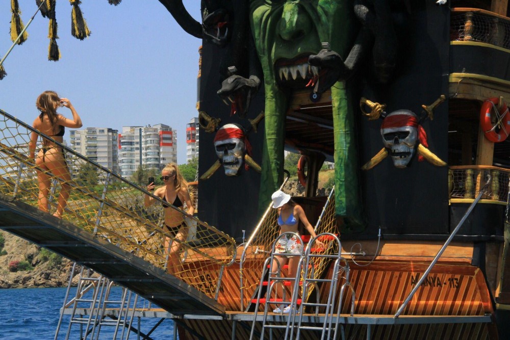 Antalya: Antalya Lara Pirate Boat Trip: Sun, Swimming & Fun | ®ExcursionMania