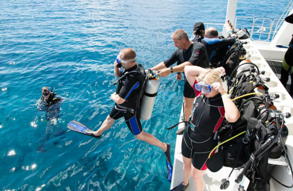 Alanya: Scuba Diving Tour with Lunch and Hotel Transfers | ®ExcursionMania