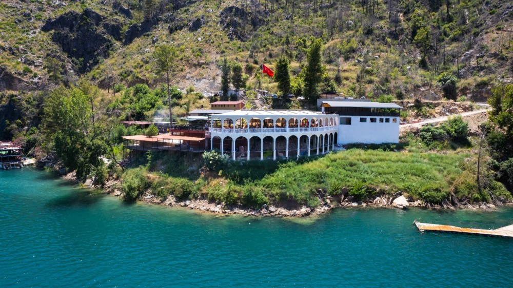 Side: Green Canyon Boat Trip With Unlimited Drinks And Lunch | ®ExcursionMania