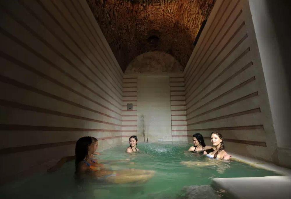 Historical Cemberlitas Hammam in Old City | ®ExcursionMania