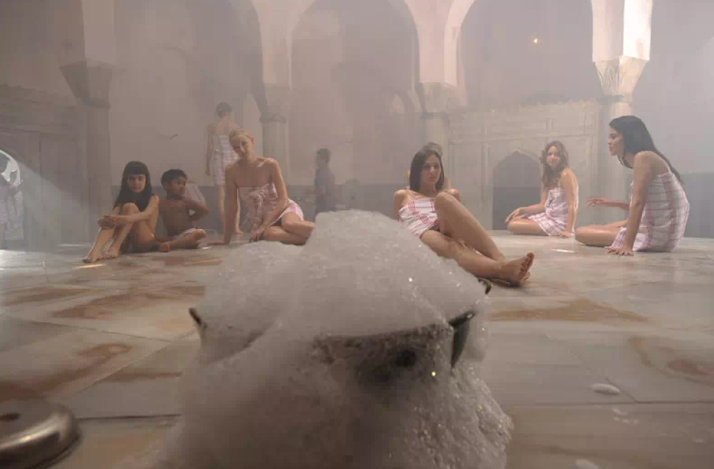 Historical Cemberlitas Hammam in Old City | ®ExcursionMania