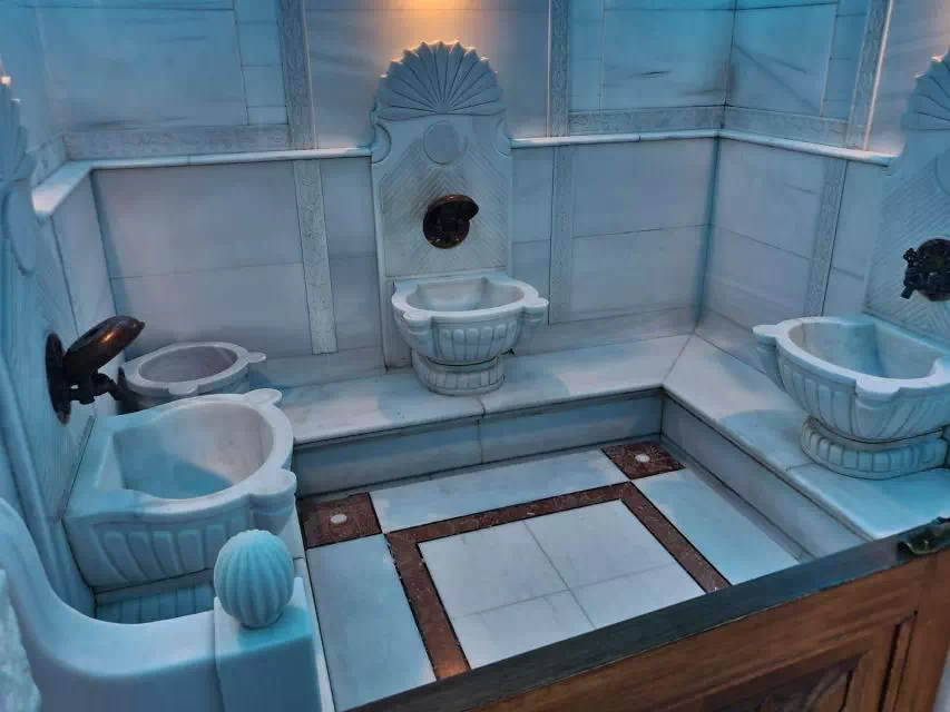 Historical Acemoglu Hammam in Vezneciler Old City | ®ExcursionMania