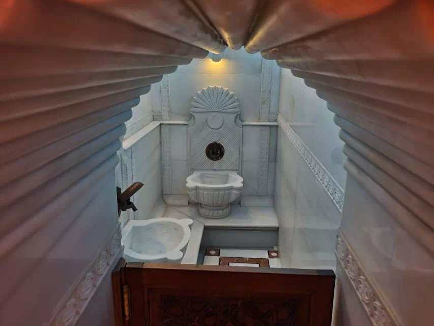Historical Acemoglu Hammam in Vezneciler Old City | ®ExcursionMania