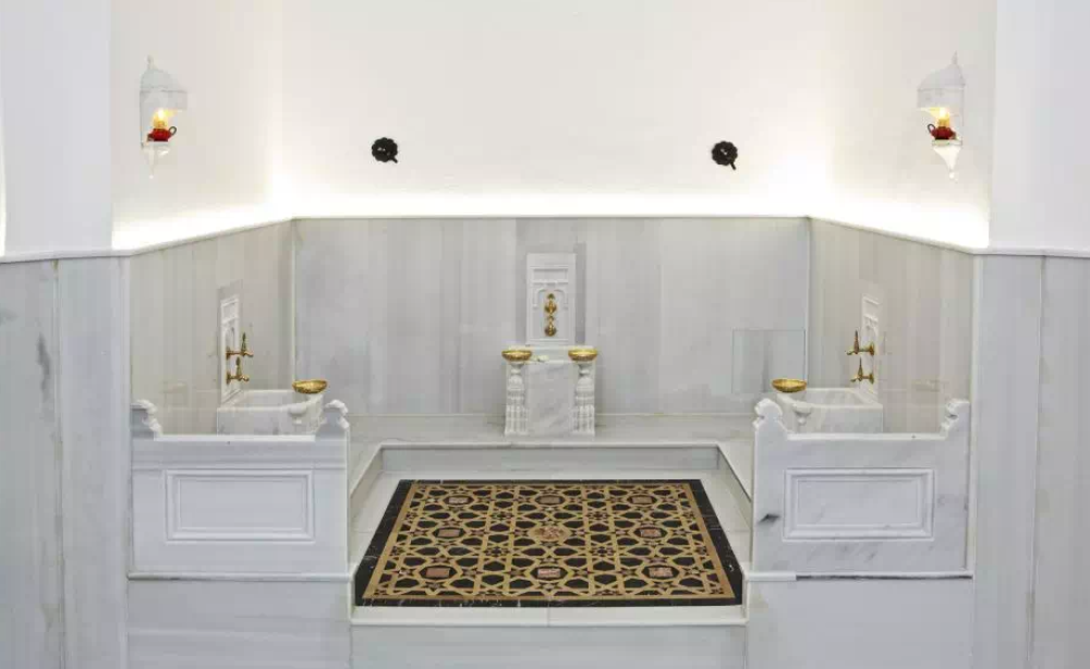 Historical Hurrem Sultan Hammam in Old City | ®ExcursionMania