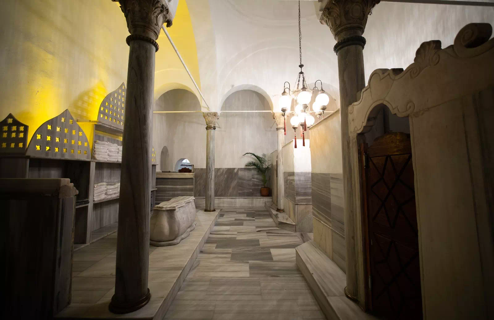 Historical Cagaloglu Hammam in Old City | ®ExcursionMania